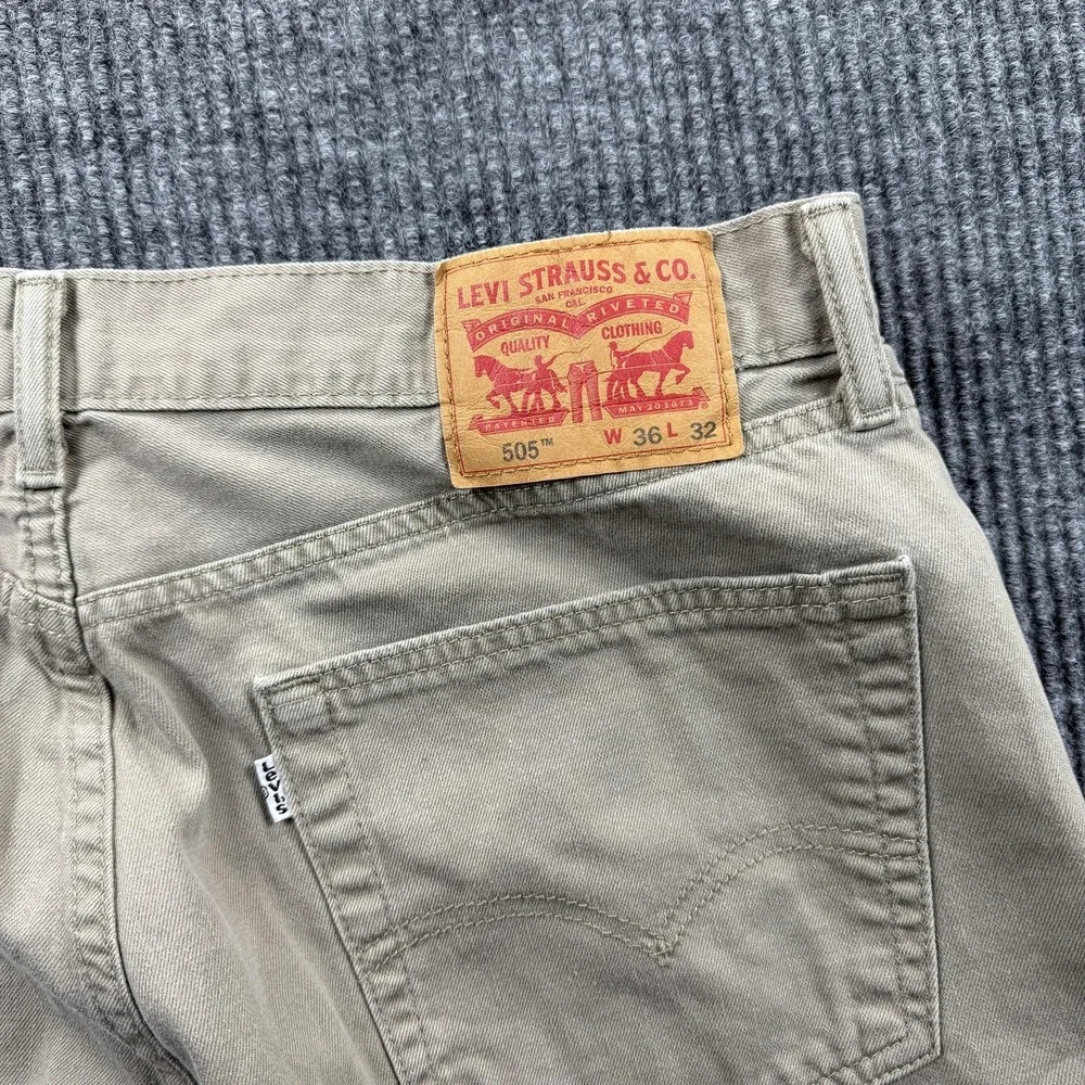 Levis 505 Jeans Mens 36x30 Beige Khaki Straight Leg Denim Pants Mid Rise‎ Casual